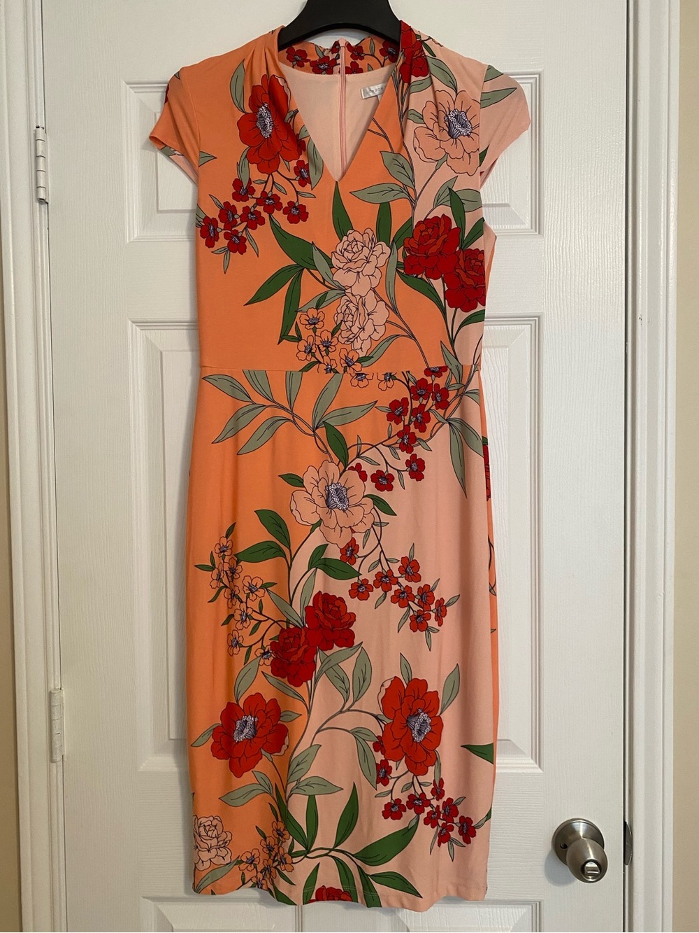 NEW London Times Peach/Coral Floral V-Neck Dress With Cap Sleeves Size 6